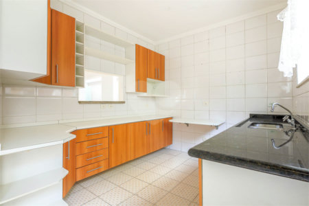 Casa Térrea à venda com 3 quartos, sendo 1 suíte, em Cidade Vargas, São Paulo, SP