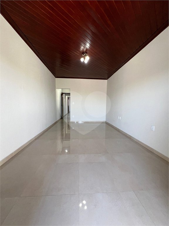 Sobrado à venda com 3 quartos, sendo 1 suíte, em Conjunto Habitacional Brás Cubas, Mogi das Cruzes, SP