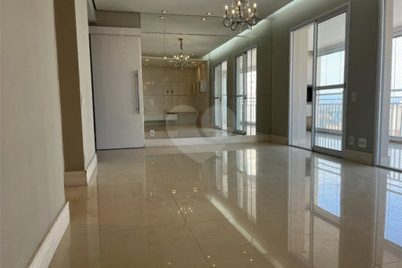 Apartamento à venda com 3 suítes em Mooca, São Paulo, SP