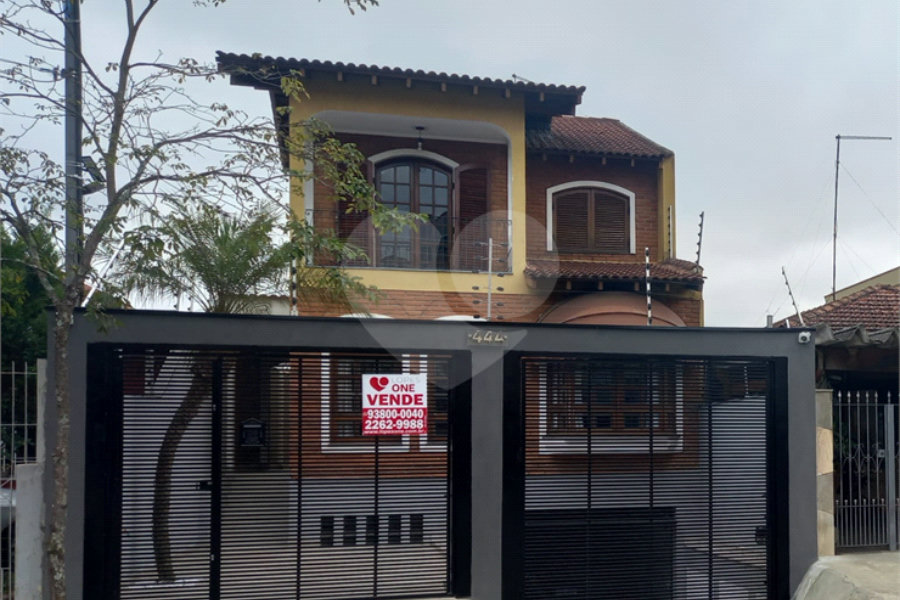 Sobrado à venda com 4 quartos, sendo 1 suíte, em Tremembé, São Paulo, SP