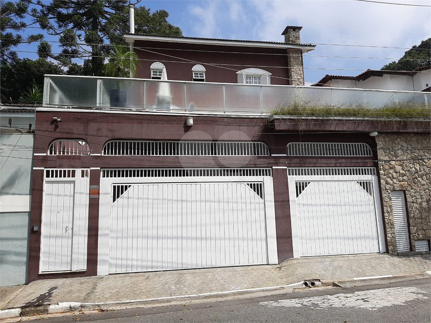 Sobrado à venda com 4 quartos, sendo 3 suítes, em Tremembé, São Paulo, SP