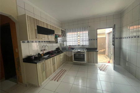 Casa à venda com 3 quartos, sendo 1 suíte, em Vila Recreio, Itapetininga, SP