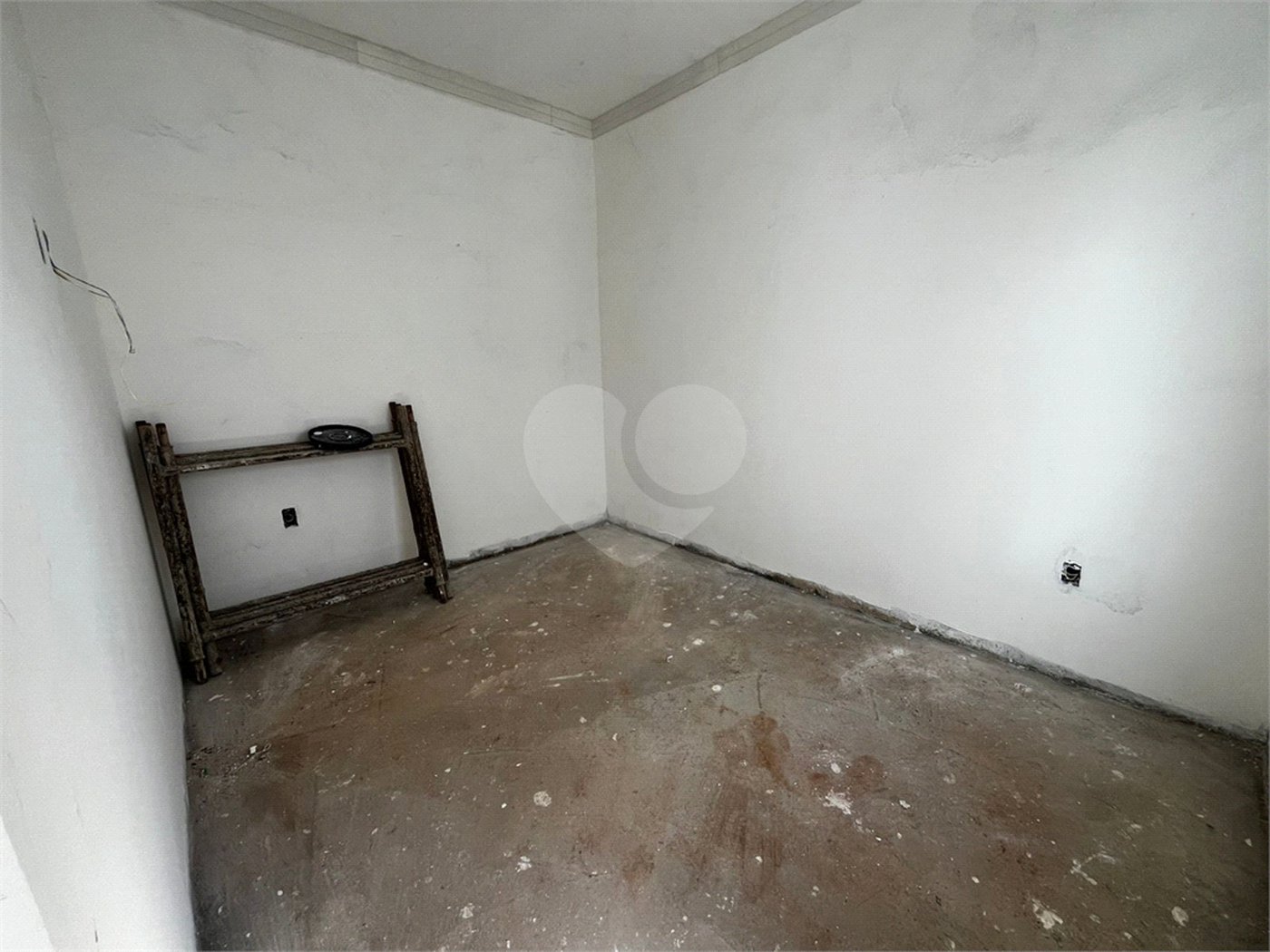 Casa à venda com 3 quartos, sendo 1 suíte, no condomínio Lago dos Ipês, Itapetininga - SP