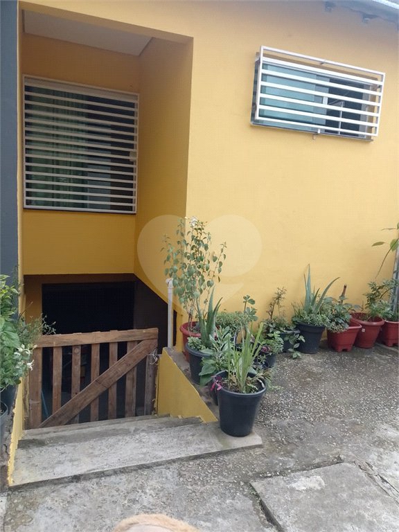Casa à venda com 2 suítes em Jardim Layr, Mogi das Cruzes, SP