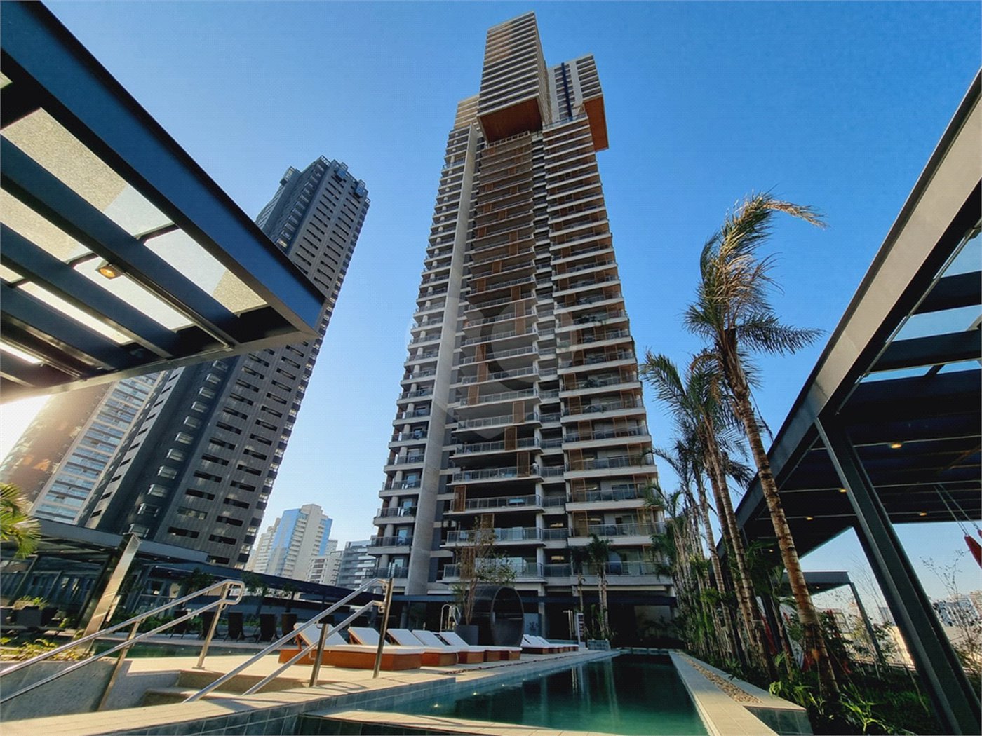 Apartamento à venda ou para alugar com 3 quartos, sendo 1 suíte, em Jardim das Acácias, São Paulo, SP
