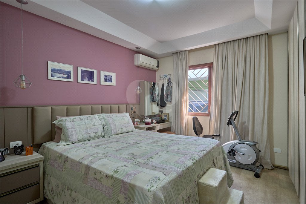 Casa Térrea à venda com 3 suítes em Granja Julieta, São Paulo, SP