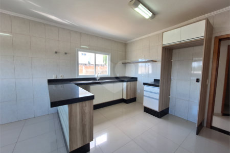 Casa à venda com 4 suítes no condomínio Terras de São Francisco, Vinhedo - SP