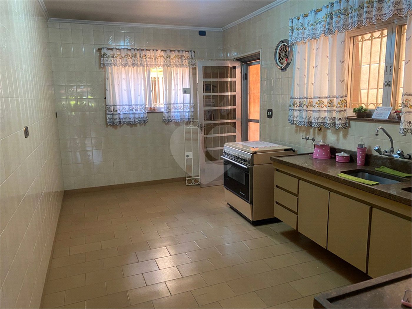 Casa à venda com 2 quartos, sendo 1 suíte, em Vila Rosália, Guarulhos, SP