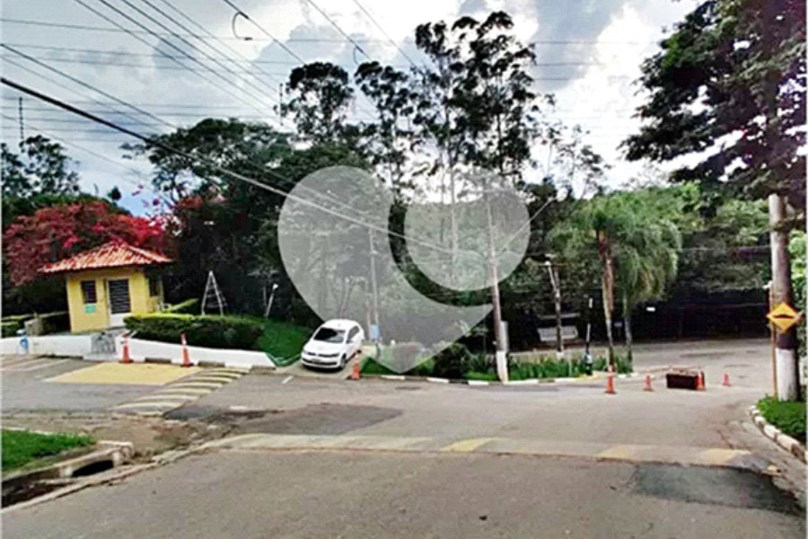 Casa à venda com 4 quartos, sendo 1 suíte, no condomínio Chacarás Bela Vista, Mairiporã - SP