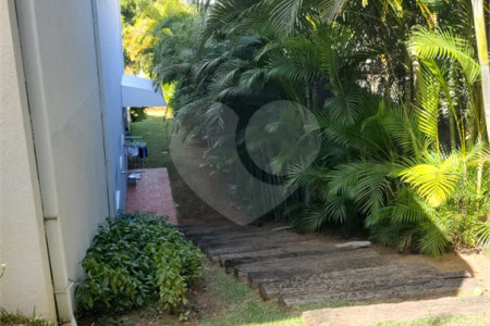 Casa à venda com 4 quartos, sendo 3 suítes, no condomínio Estância Marambaia, Vinhedo - SP