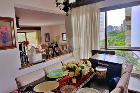 Apartamento à venda com 4 quartos, sendo 3 suítes, em Indianópolis, São Paulo, SP
