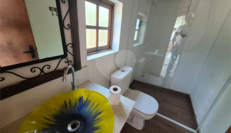 Casa à venda com 4 quartos, sendo 1 suíte,  em Chácara Arantes, Mairiporã, SP