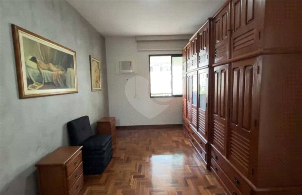 Apartamento à venda com 2 quartos, sendo 1 suíte,  em Laranjeiras, Rio de Janeiro, RJ