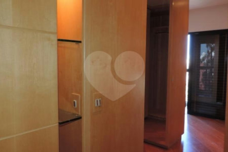 Apartamento à venda com 3 suítes em Jardim Marajoara, São Paulo, SP