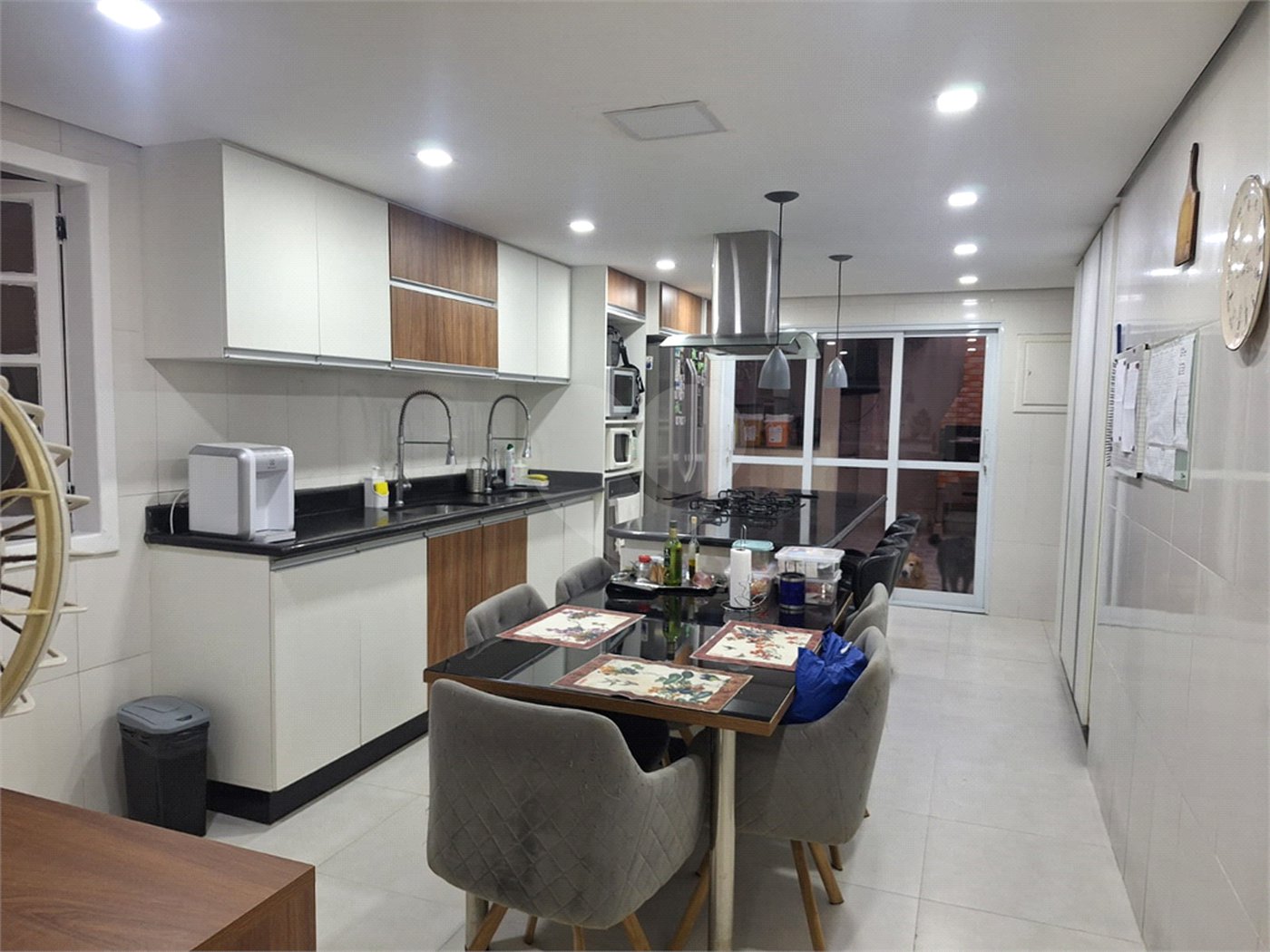 Casa à venda com 5 quartos, sendo 3 suítes,  no condomínio Vila Panamericana, São Paulo - SP