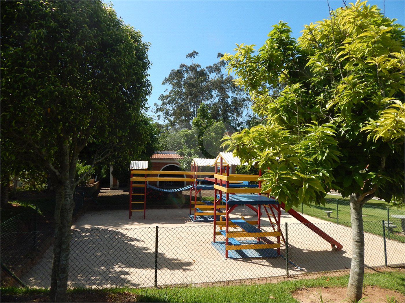 Casa à venda com 3 suítes no condomínio Alpes de Vinhedo, Vinhedo - SP