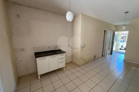Casa à venda com 2 quartos em Vila Progresso, Itapetininga, SP