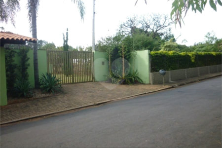 Chácara à venda ou para alugar com 4 quartos, sendo 1 suíte, em Chácara Velosa, Araraquara, SP