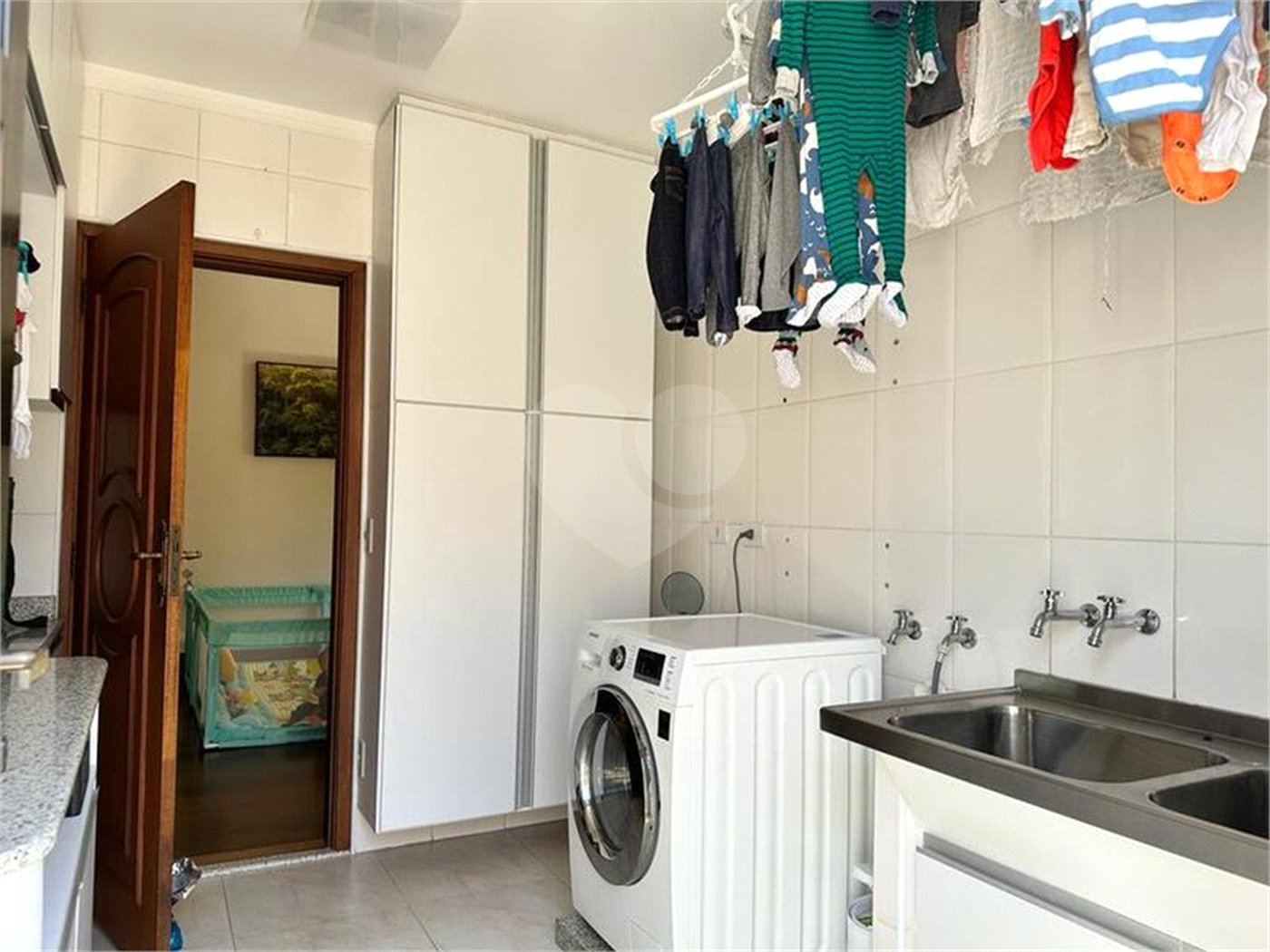 Sobrado com 5 dorm. sendo 2 suites