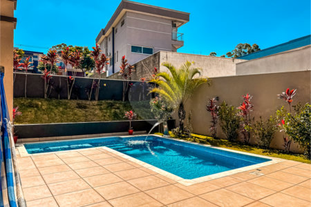 Sobrado à venda em Itupeva – 421,80 m² de terreno – 254,28 m² de área construída – 3 dormitórios – 4 banheiros – 4 vagas de garagem