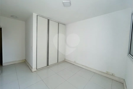 Apartamento de 105 m2, 3 dorms, 2 vagas livres em Perdizes