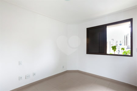 Cobertura Duplex com 96m2 em Moema - Venda e Locação - 02 Dorm Sendo 01 Suíte e 02 Vagas