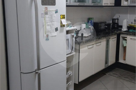 Casa à venda com 3 suítes no condomínio Itapuã XI, São Paulo - SP