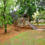 Casa à venda com 4 quartos, sendo 2 suítes,  no condomínio Granja Vianna II, Cotia - SP