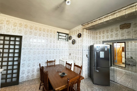 Sobrado à venda com 5 quartos, sendo 2 suítes, em Vila Monte Alegre, Ribeirão Preto, SP