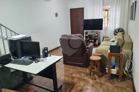 Casa à venda com 3 quartos, sendo 2 suítes, em Vila Nivi, São Paulo, SP
