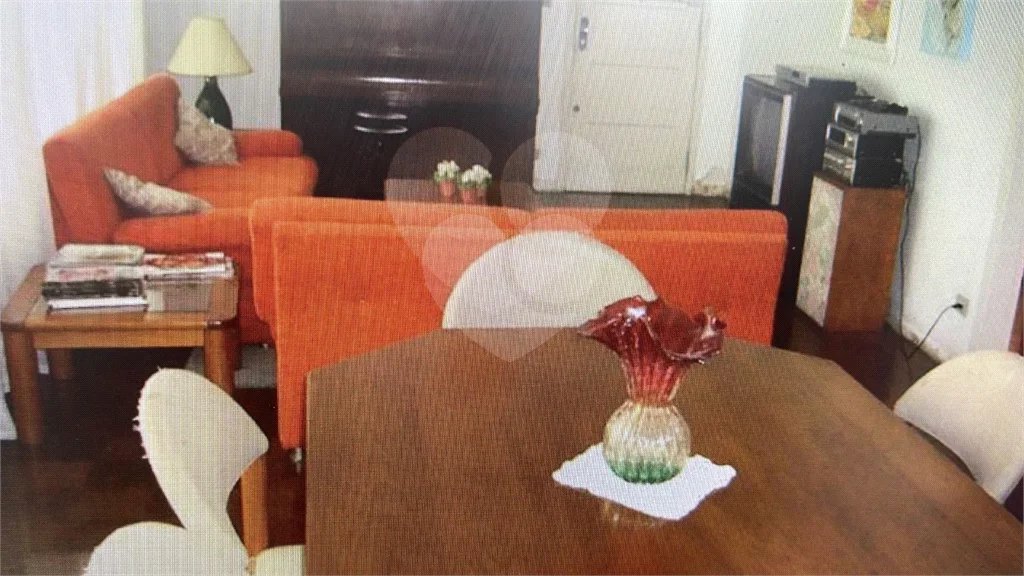 Casa sobrado a venda com 3 dormitórios na mooca.Aceita Permuta.
