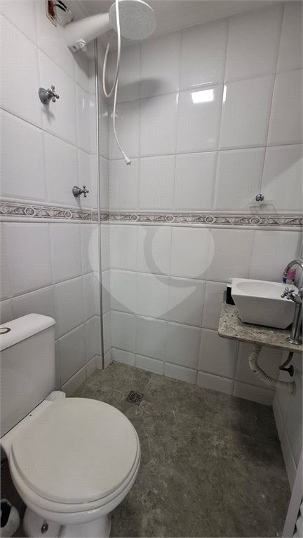 Sobrado à venda com 3 quartos, sendo 1 suíte, em Vila Constança, São Paulo, SP