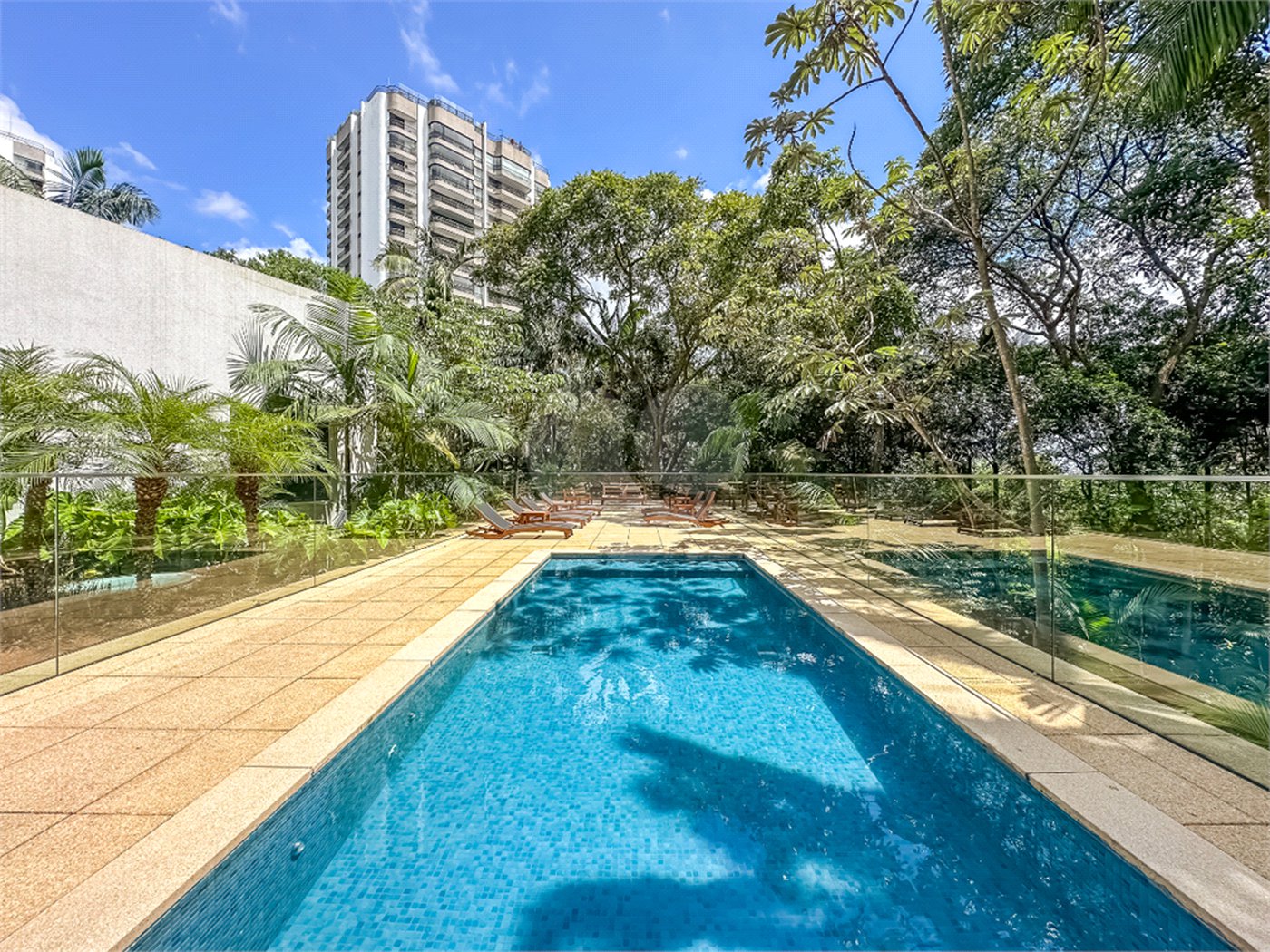 Terreno à venda no condomínio Chácara Santa Helena, São Paulo - SP