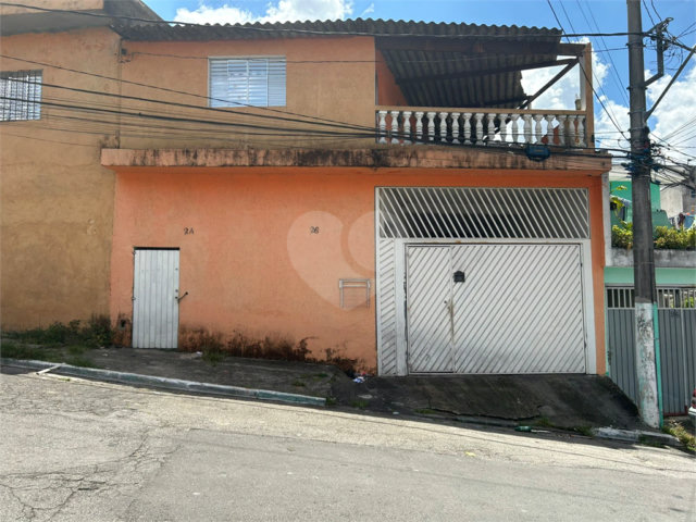 Sobrado à venda com 4 quartos, sendo 2 suítes,  em Campo Limpo, São Paulo, SP
