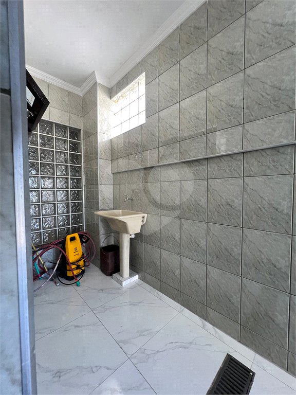 Sobrado à venda com 3 quartos, sendo 1 suíte, em Conjunto Habitacional Brás Cubas, Mogi das Cruzes, SP