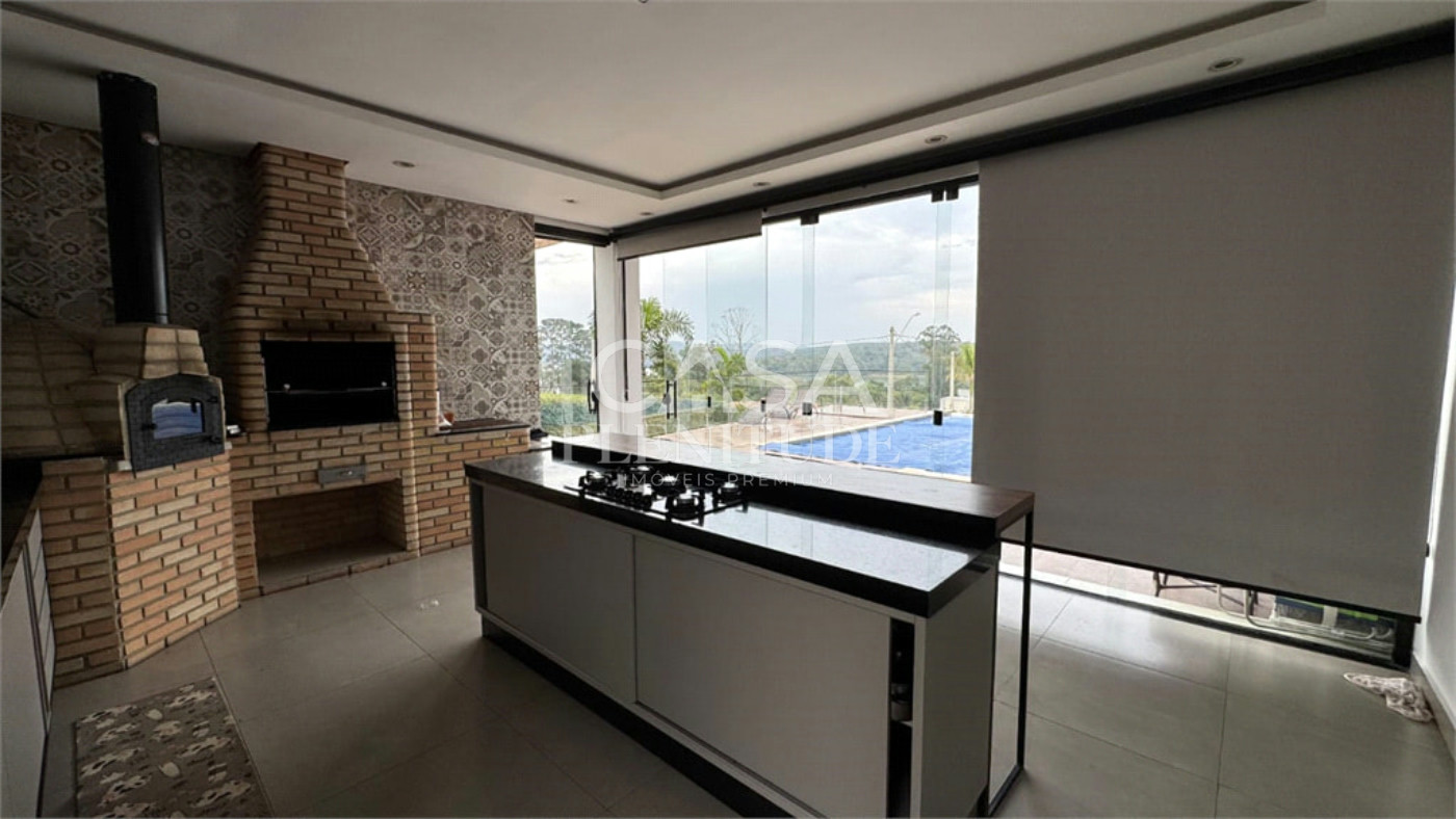 Casa em condomínio à venda ou para alugar com 5 quartos, sendo 3 suítes, no Centro, Piedade, SP