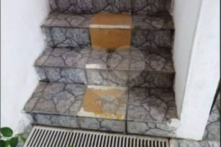 Sobrado à venda com 4 quartos em Cidade Kemel, Poá, SP