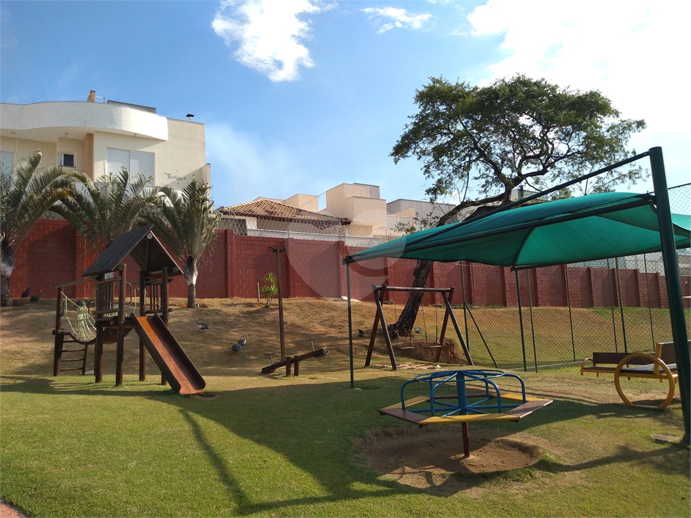 Casa à venda com 3 quartos, sendo 1 suíte, no condomínio Golden Park Residence II, Sorocaba - SP