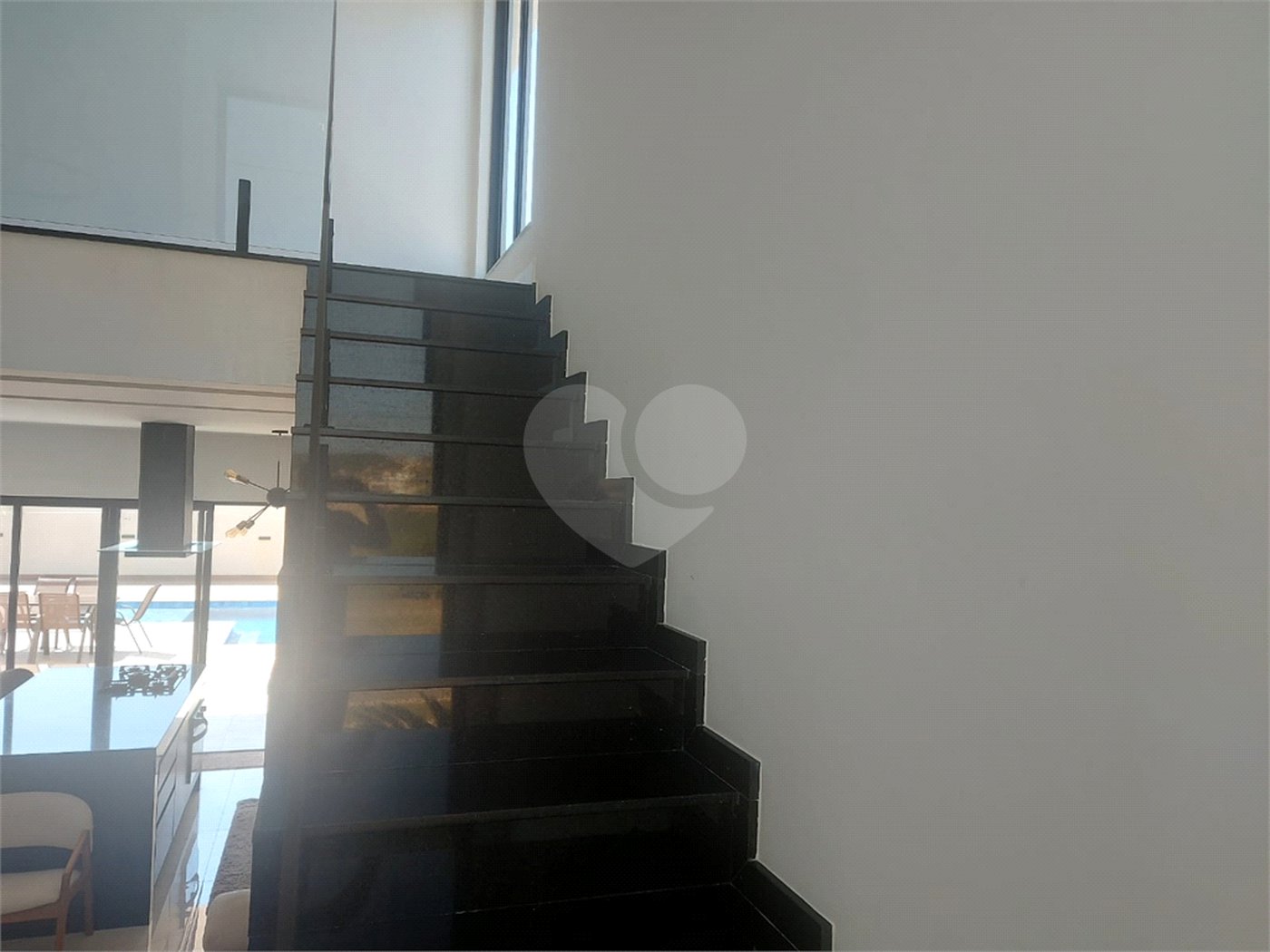 Casa à venda com 4 quartos, sendo 3 suítes, em Ogiva, Cabo Frio, RJ