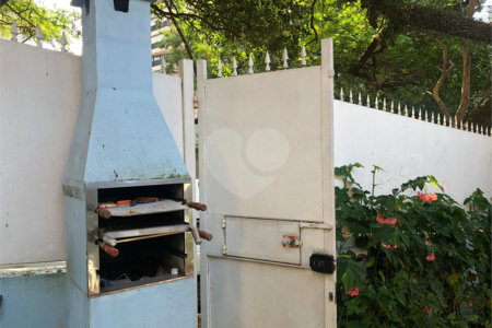 Casa Térrea à venda com 4 quartos, sendo 2 suítes, em Jardim das Bandeiras, São Paulo, SP