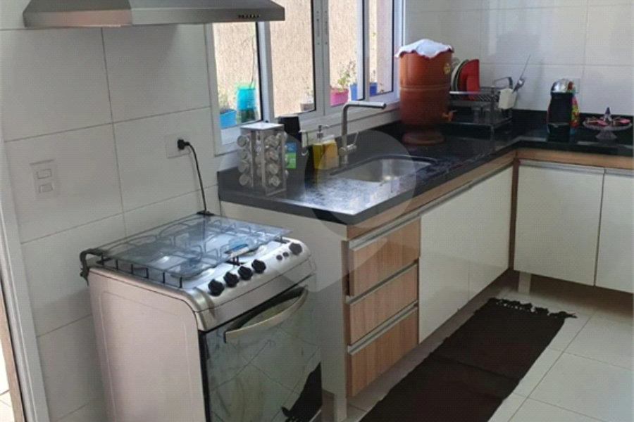 Sobrado à venda com 3 suítes em Horto, São Paulo, SP