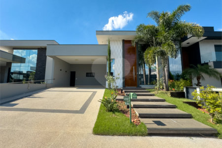 Casa à venda com 3 quartos, sendo 2 suítes, no condomínio Jardim Residencial Dona Maria José, Indaiatuba - SP