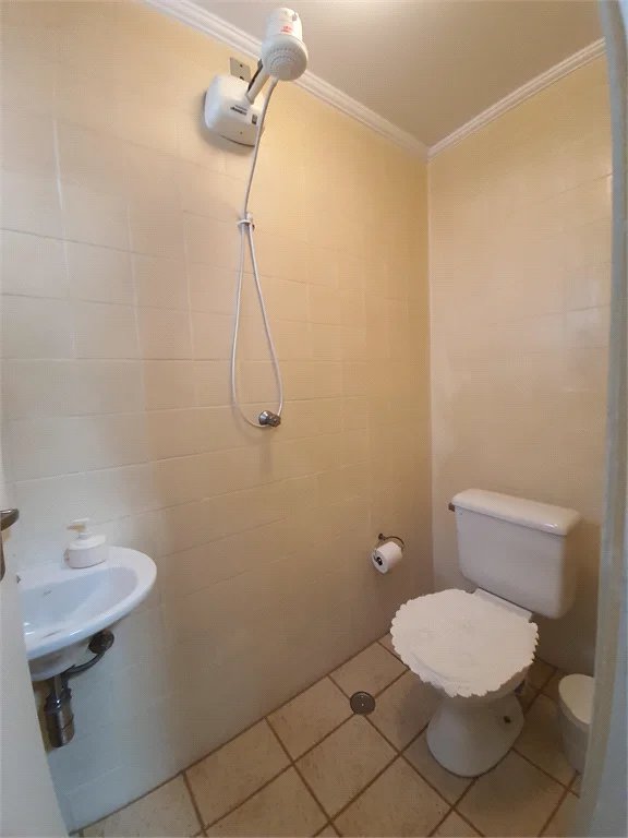 Sobrado à venda com 3 quartos, sendo 1 suíte,  em Jardim Rizzo, São Paulo, SP