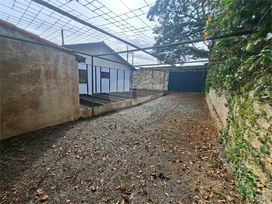 Casa à venda com 2 quartos no Centro, Alambari, SP