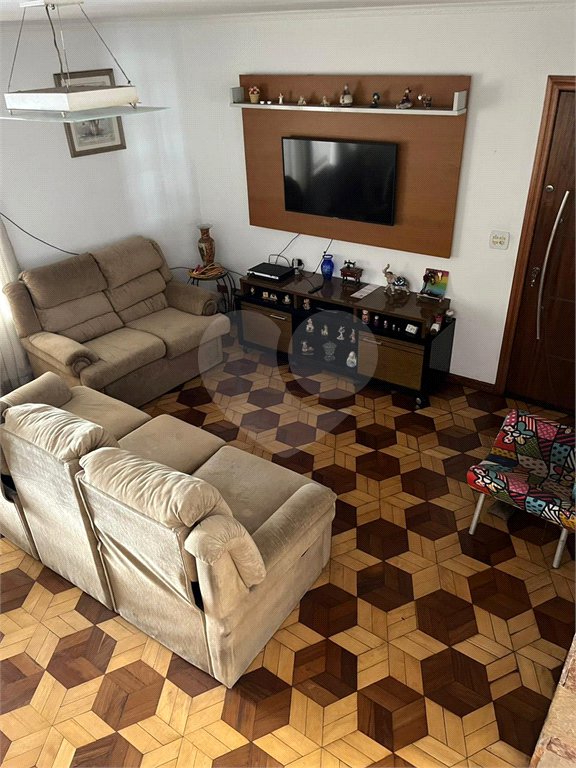 Sobrado à venda com 3 quartos, sendo 1 suíte, em Vila Santo Estéfano, São Paulo, SP