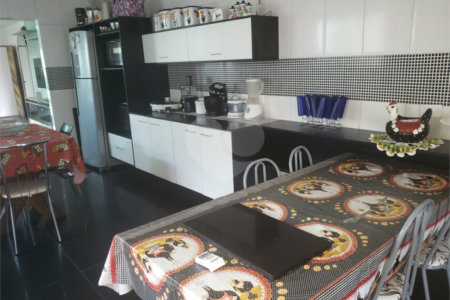 Sobrado à venda com 4 quartos, sendo 2 suítes, em Vila Mazzei, São Paulo, SP
