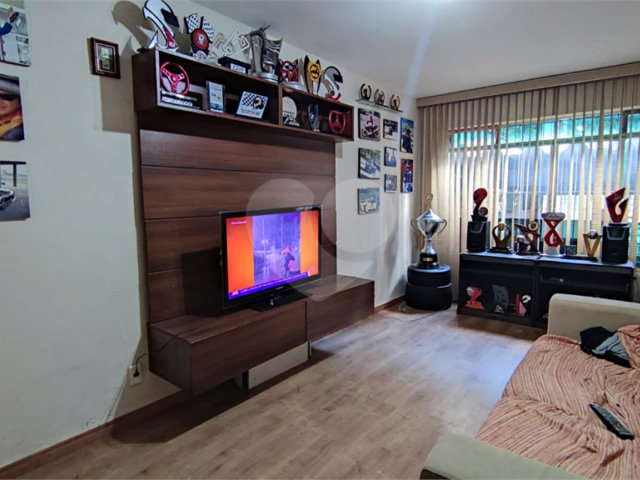 Sobrado à venda com 3 quartos, sendo 1 suíte,  em Chácara Santo Antônio, São Paulo, SP