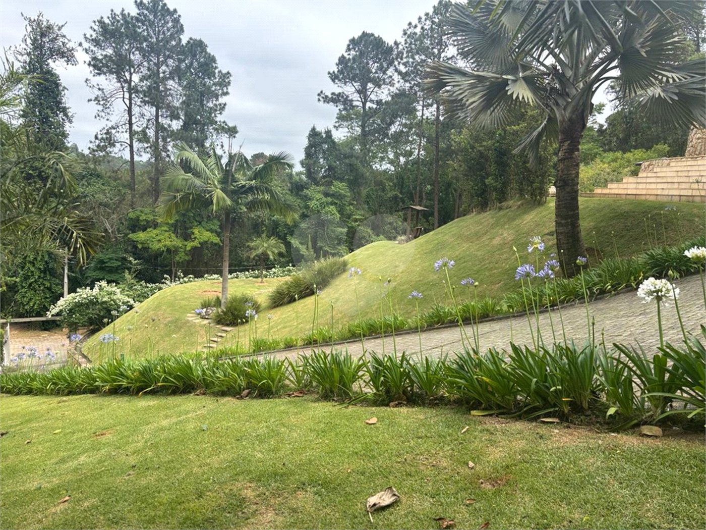 Casa à venda com 4 quartos, sendo 3 suítes, no condomínio Parque Itatiaia, Mairiporã - SP