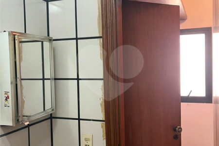 Apartamento à venda com 4 suítes em Vila Uberabinha, São Paulo, SP