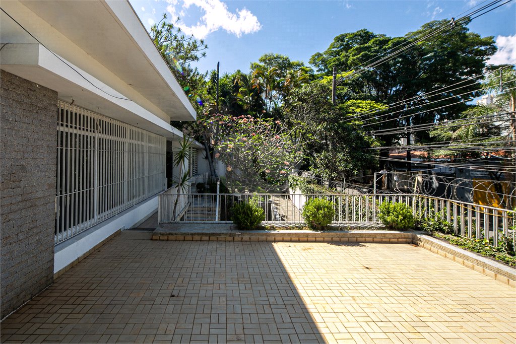 Casa Térrea à venda com 4 quartos, sendo 1 suíte,  em Brooklin Velho, São Paulo, SP
